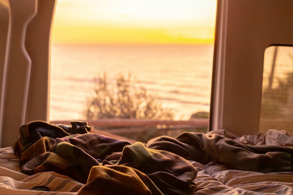 Jutranja svetloba prebujanja in prve misli dneva